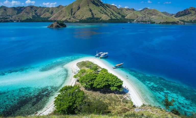 Day Trips from Labuan Bajo on Land