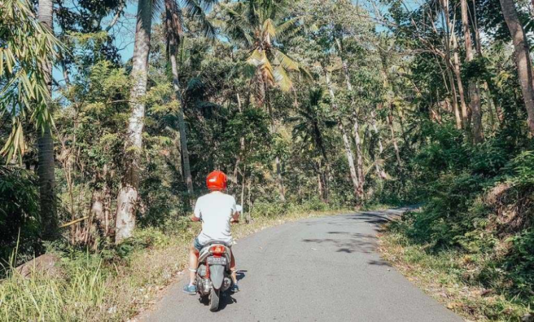Getting Around Labuan Bajo