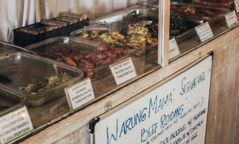 Where to Eat in Labuan Bajo on a Budget